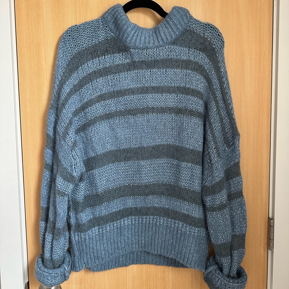 Everlane The Puff Sweater